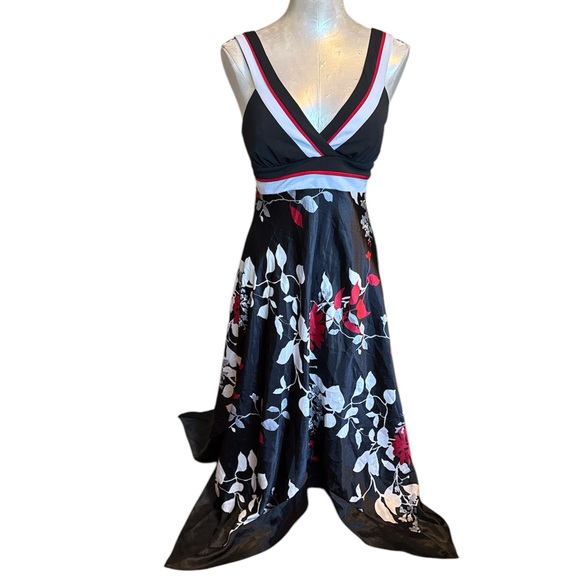 Speechless Juniors Maxi Dress Handkerchief Style New Size Medium - Picture 1 of 17